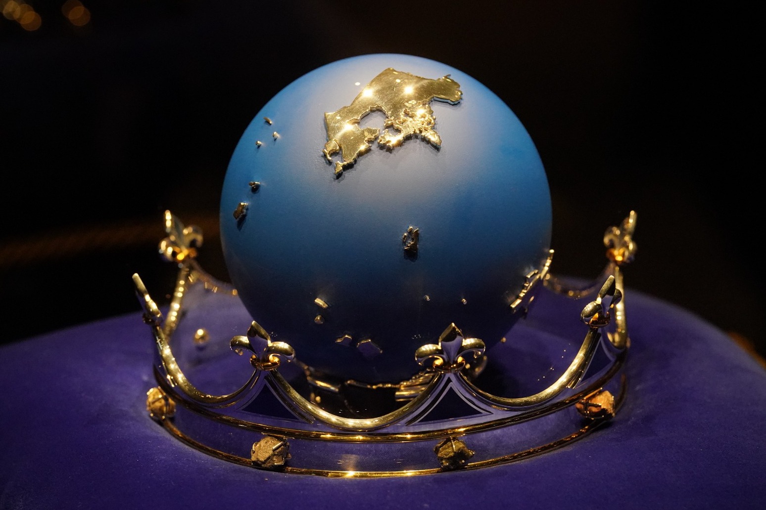 Commonwealth Globe unveiled at Tower of London for Platinum Jubilee 